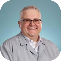 Ramon Solhkhah headshot